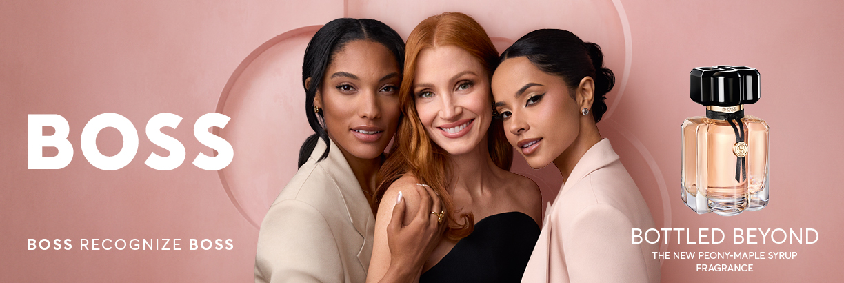 BOSS Bottled Beyond – neuer Damenduft mit Pfingstrose-Ahornsirup, drei Frauen im Kampagnenmotiv BOSS Bottled Beyond – neuer Damenduft mit Pfingstrose-Ahornsirup, drei Frauen im Kampagnenmotiv