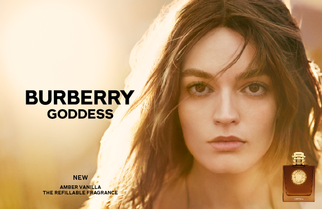 Burberry Goddess Amber Vanilla – neuer nachfüllbarer Damenduft, Frau im goldenen Gegenlicht Burberry Goddess Amber Vanilla – neuer nachfüllbarer Damenduft, Frau im goldenen Gegenlicht