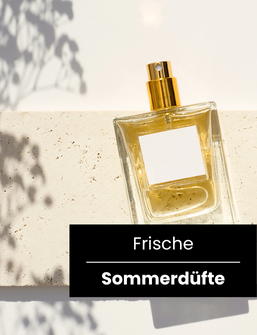 Parfümflakon mit goldenem Duft und Blätterschatten auf hellem Steinuntergrund, Kategoriebild Sommerdüfte
