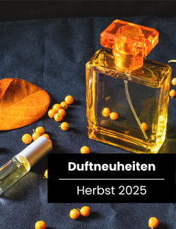 Orangefarbener Parfümflakon zwischen Herbstblättern und orangen Beeren, Artikelbild Duftneuheiten Herbst 2025