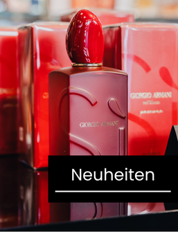 Kategorie Neuheiten – rote Giorgio-Armani-Parfumflakons