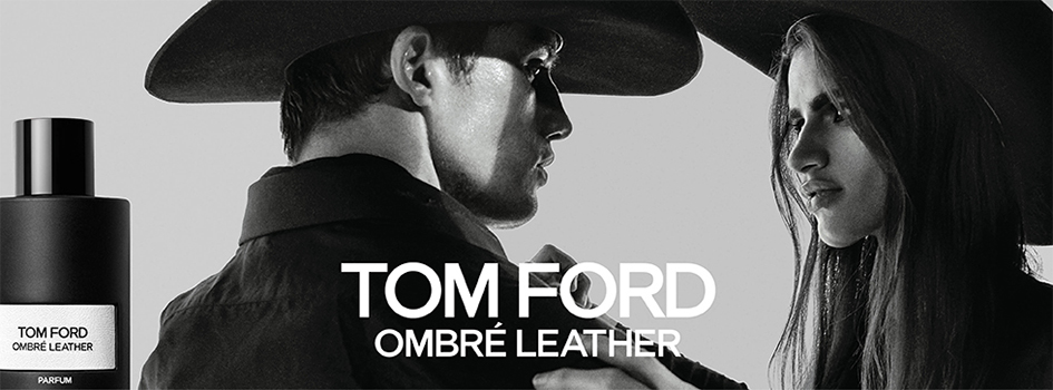 Werbung für Tom Ford Eau de Parfum 'Ombre Leather': Links ein schwarzer Parfumflakon mit weißer Aufschrift, rechts ein sepiafarbenes Porträt eines Mannes mit Cowboyhut in Lederjacke, der einer Frau mit langen Haaren intensiv gegenübersteht.